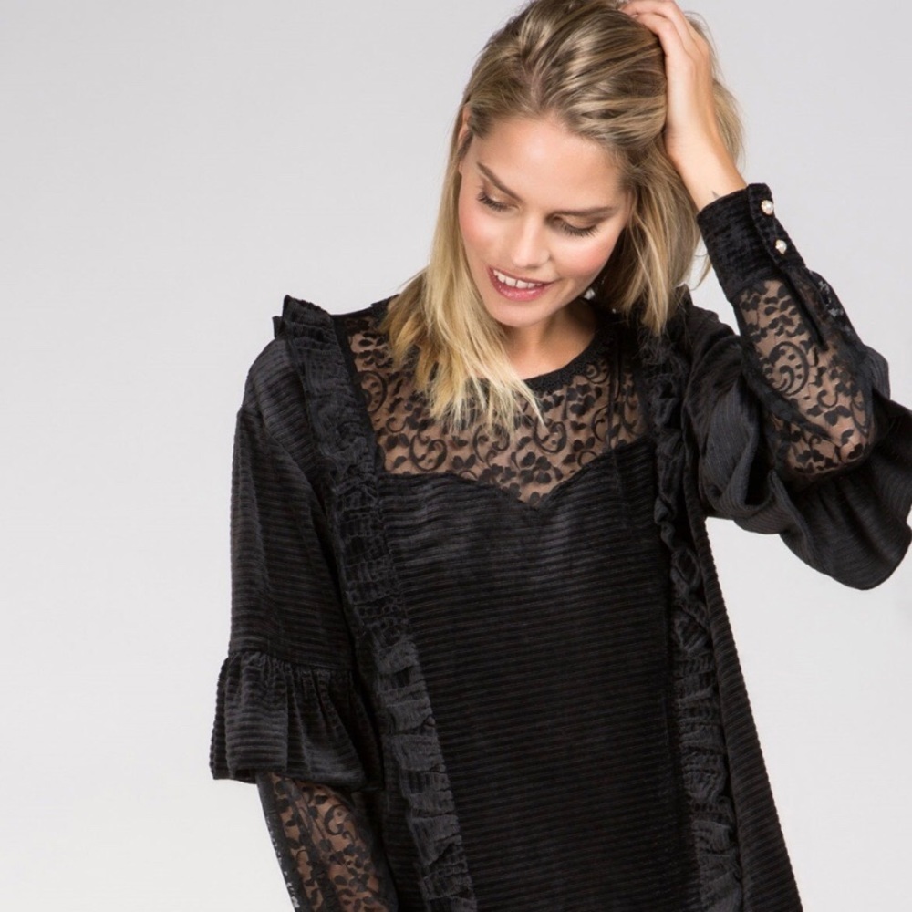 Black velvet burn out fabricated blouse